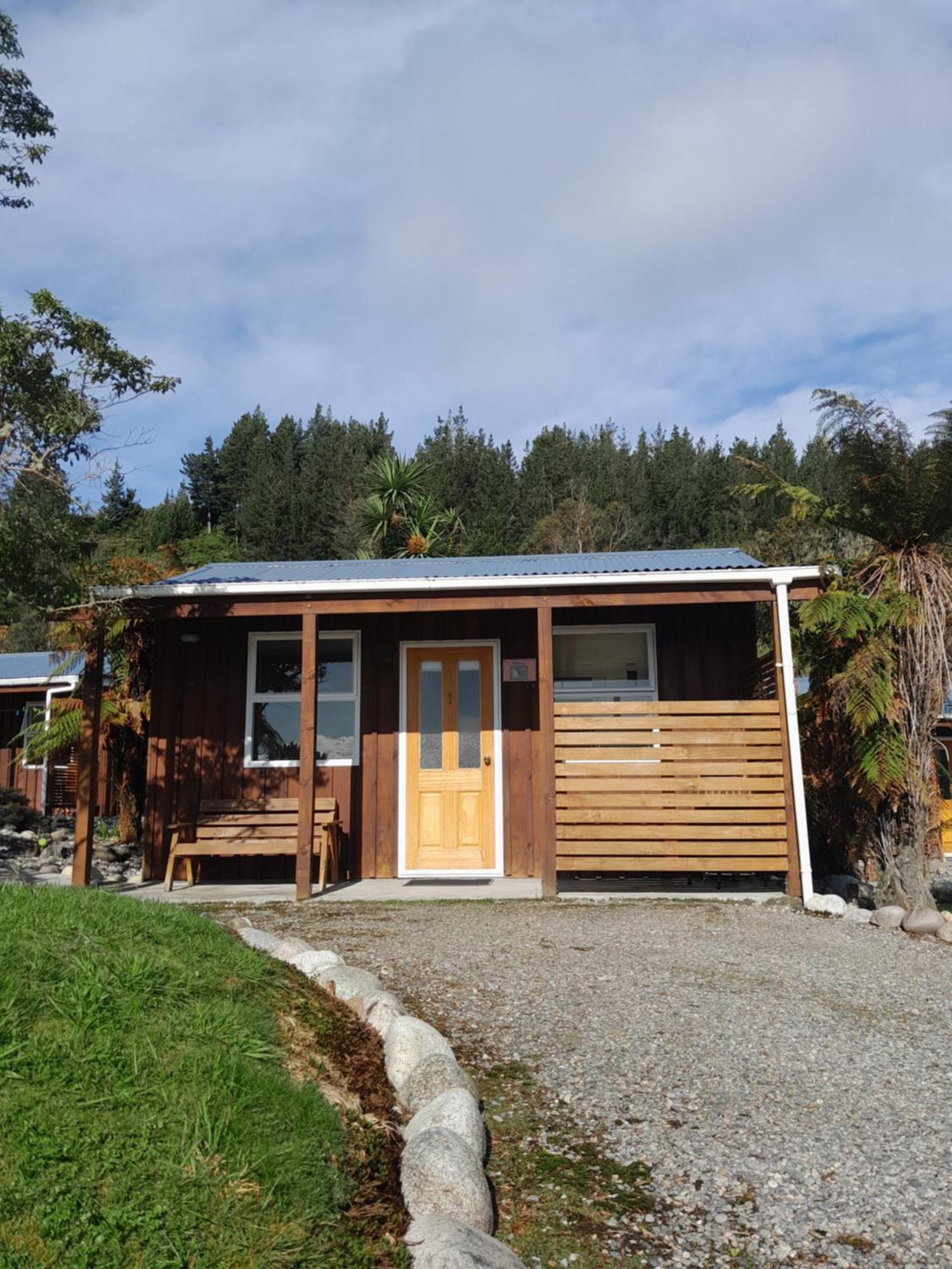 Sunset Accommodation Westport Exteriör bild